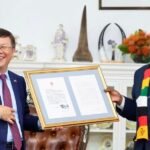 Zhou Ding presented President Xi Jinping’s reply letter to President Emmerson D. Mnangagwa