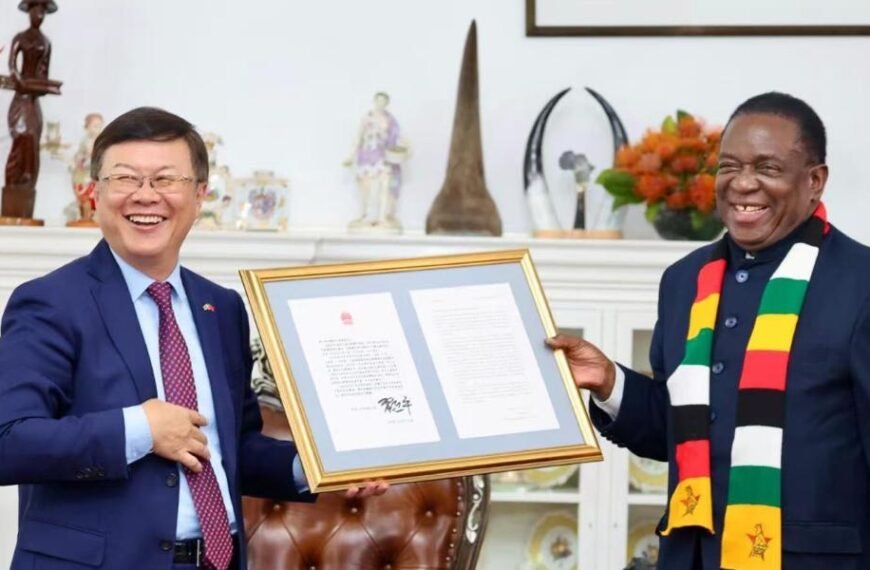 Zhou Ding presented President Xi Jinping’s reply letter to President Emmerson D. Mnangagwa