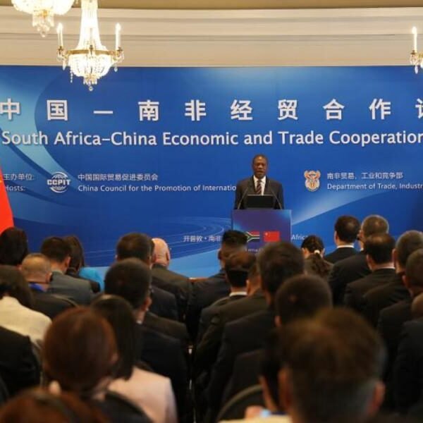 China, South Africa Boost Trade Ties in Cape Town