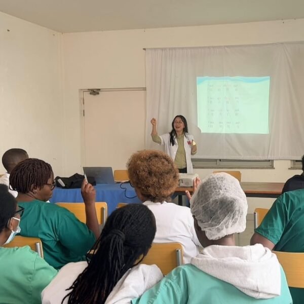China Team Starts Language Classes for Rwandan Medics