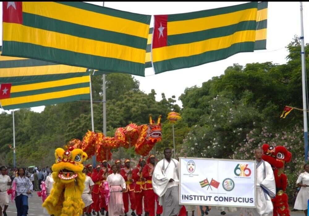 Chinese Students Join Togo Independence Parade