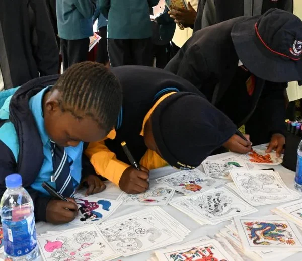 Zimbabwean children enjoy Chinese culture