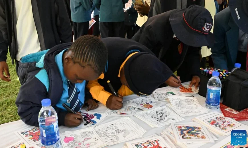 Zimbabwean children enjoy Chinese culture