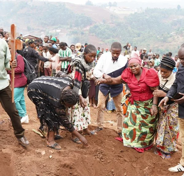 In eastern DR Congo Bukavu mourns as fire victims laid to rest